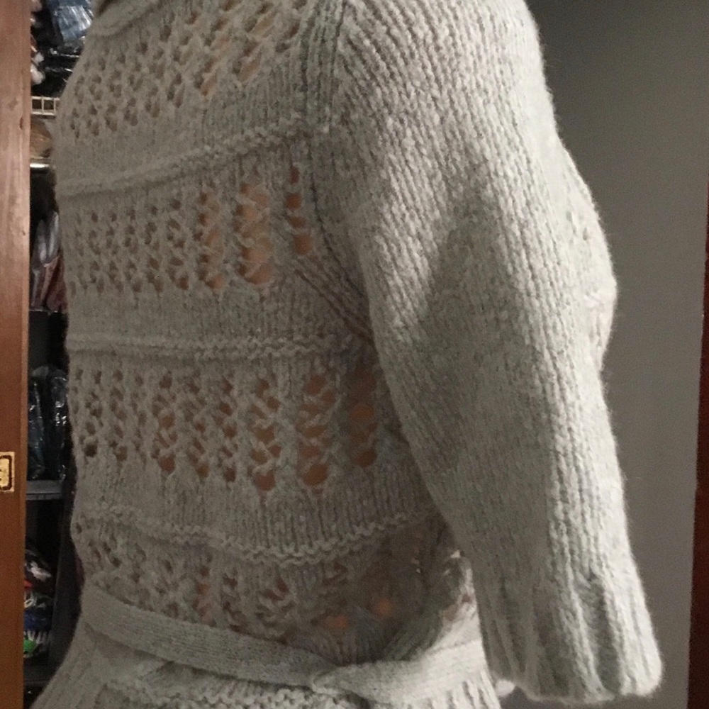 Sweaters - Picture 2 of 5